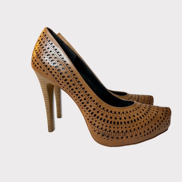 BCBG Heels Perdra Perforated Leather
Stilettos camel tan/brown - Picture 2 of 7